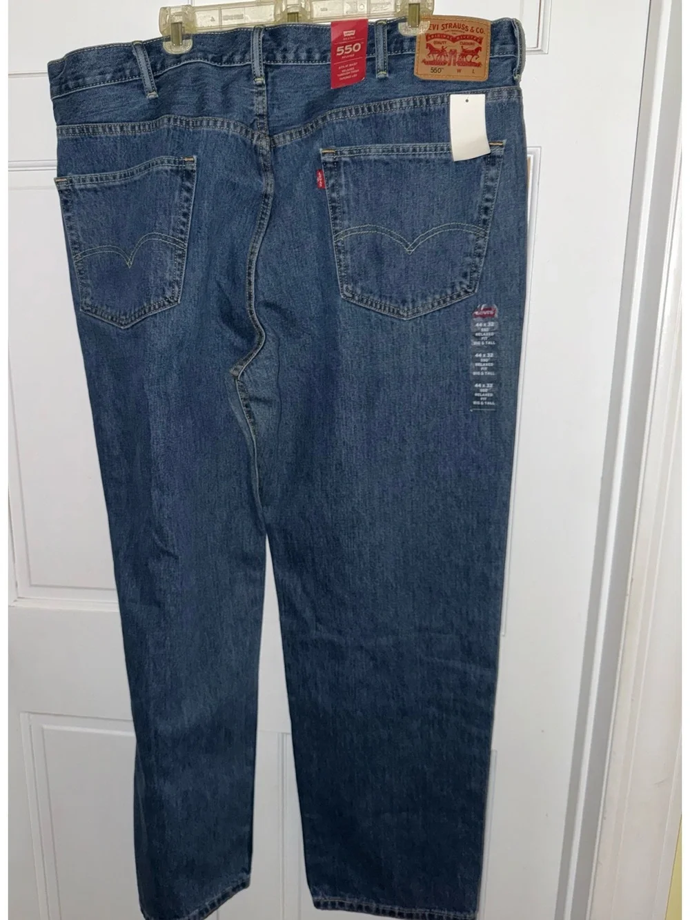 Levi's Straight-Leg Dark Blue Denim Jeans 550 Relaxed